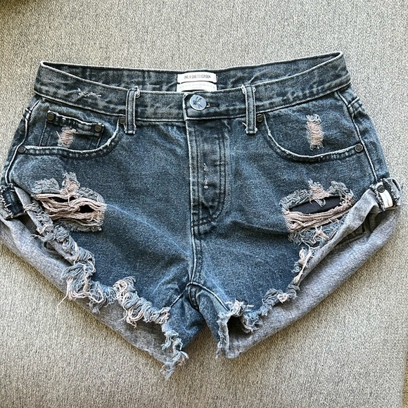 One Teaspoon Denim Shorts - Picture 1 of 3